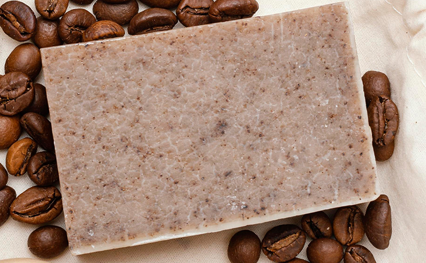 Sabão com borra de café para lavar louças